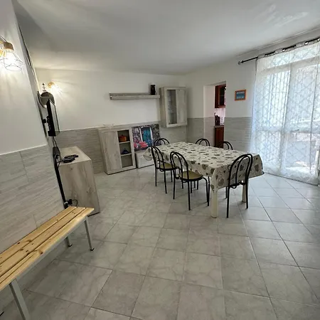 Appartamento Pm 18 Via Delle Baleari *